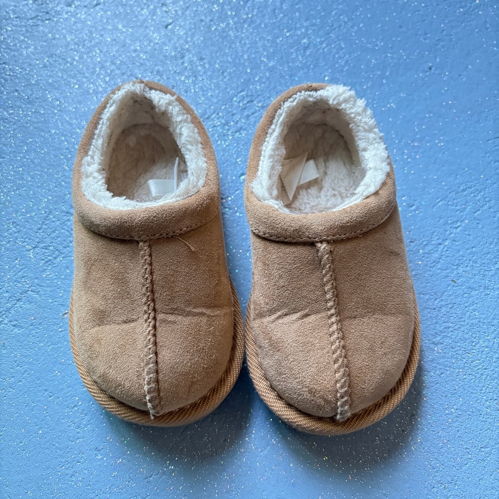 Kids Cozy Faux-Suede Slip-On Slippers in Light Brown